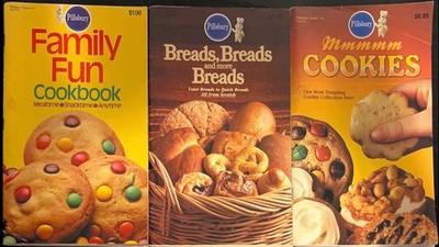 Pillsbury Family Fun Breads and Cookies Cookbook Bakery Baking Lot