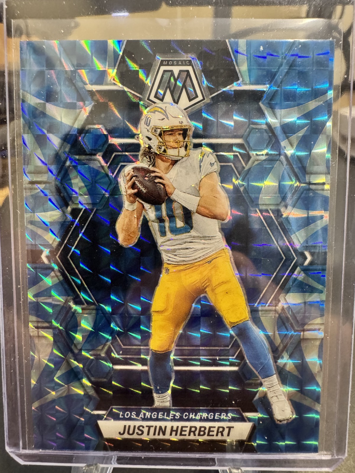 2023 Panini Mosaic - Justin Herbert #127 Reactive Blue Mosaic Prizm