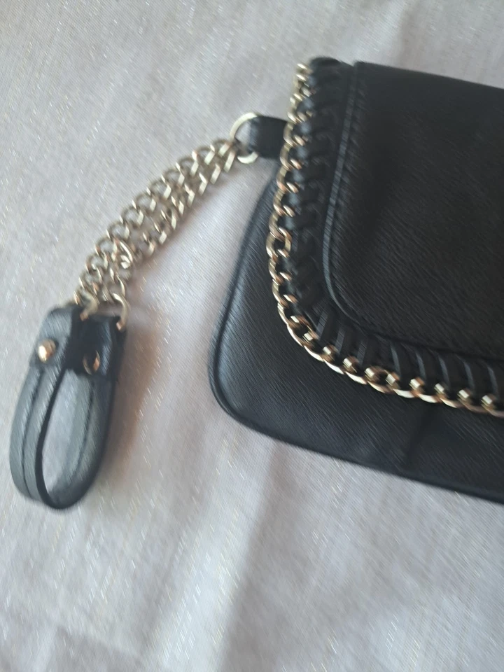 JLo Bolso de Mano de Muñeca con Bolso de Cadena Negro Foto 4 de 4