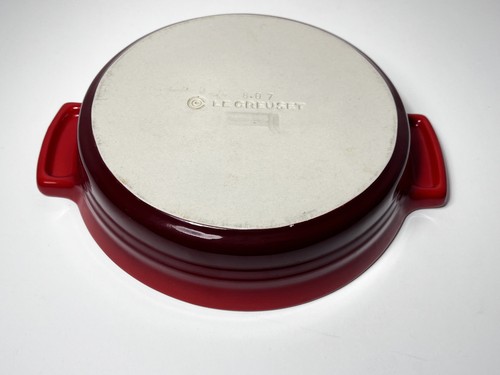 Le Creuset 8" Round Baking Dish Red Stoneware With Handles In EUC! - Bild 6 von 9