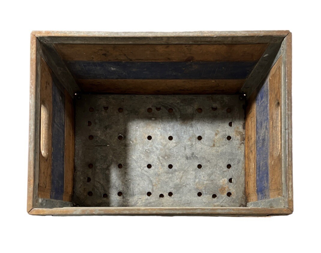 VINTAGE - KNUDSEN CREAMERY CRY DAIRY HEAVY WOOD MILK CRATE BOX