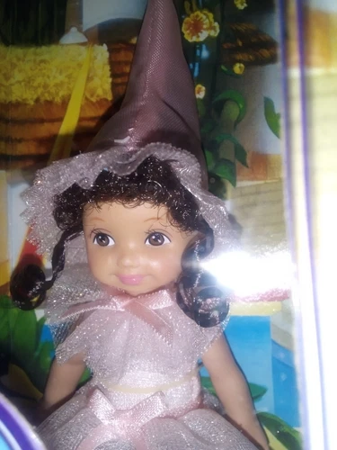 Barbie Collector KELLY DOLL Wizard of Oz LULLABY MUNCHKIN Pink Label 2006 RARE!!