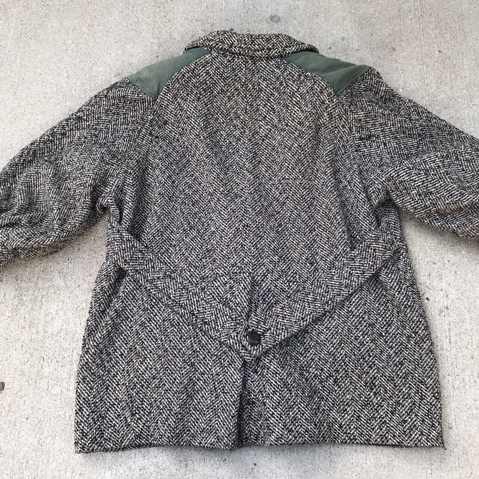 Vintage Women’s Tweed Jacket Made in Canada Size 40 6… Gem