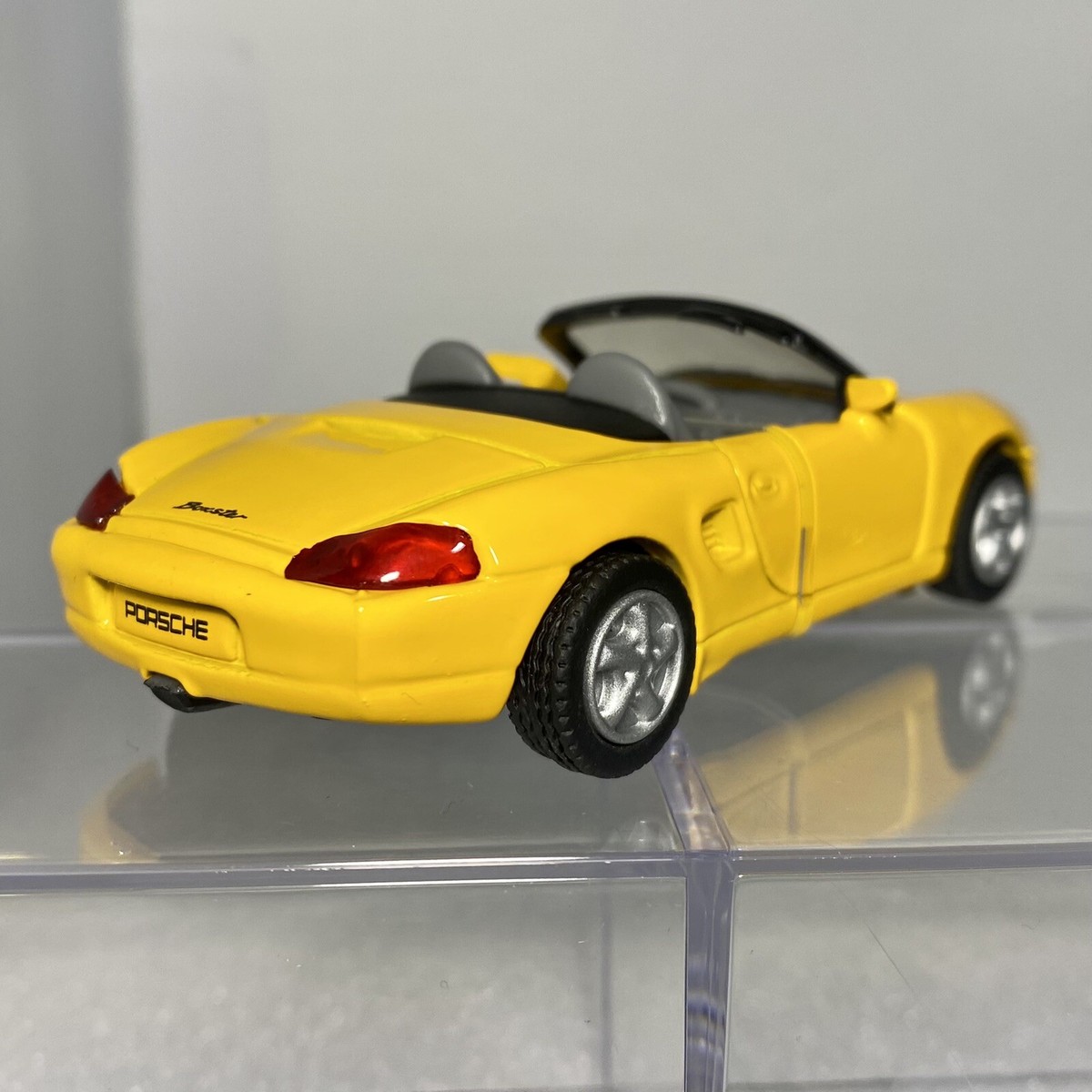 MotorMax #4003 Porsche Boxster 1:43 Diecast Yellow | eBay