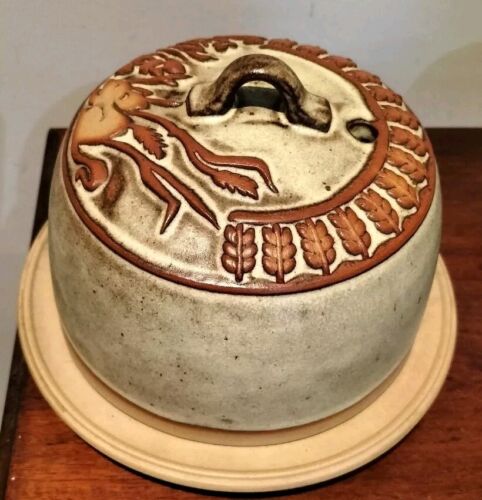 Hand Crafted Tremar Pottery Cheese Dome Dish Mouse Wheat Design Lid - Picture 3 of 7