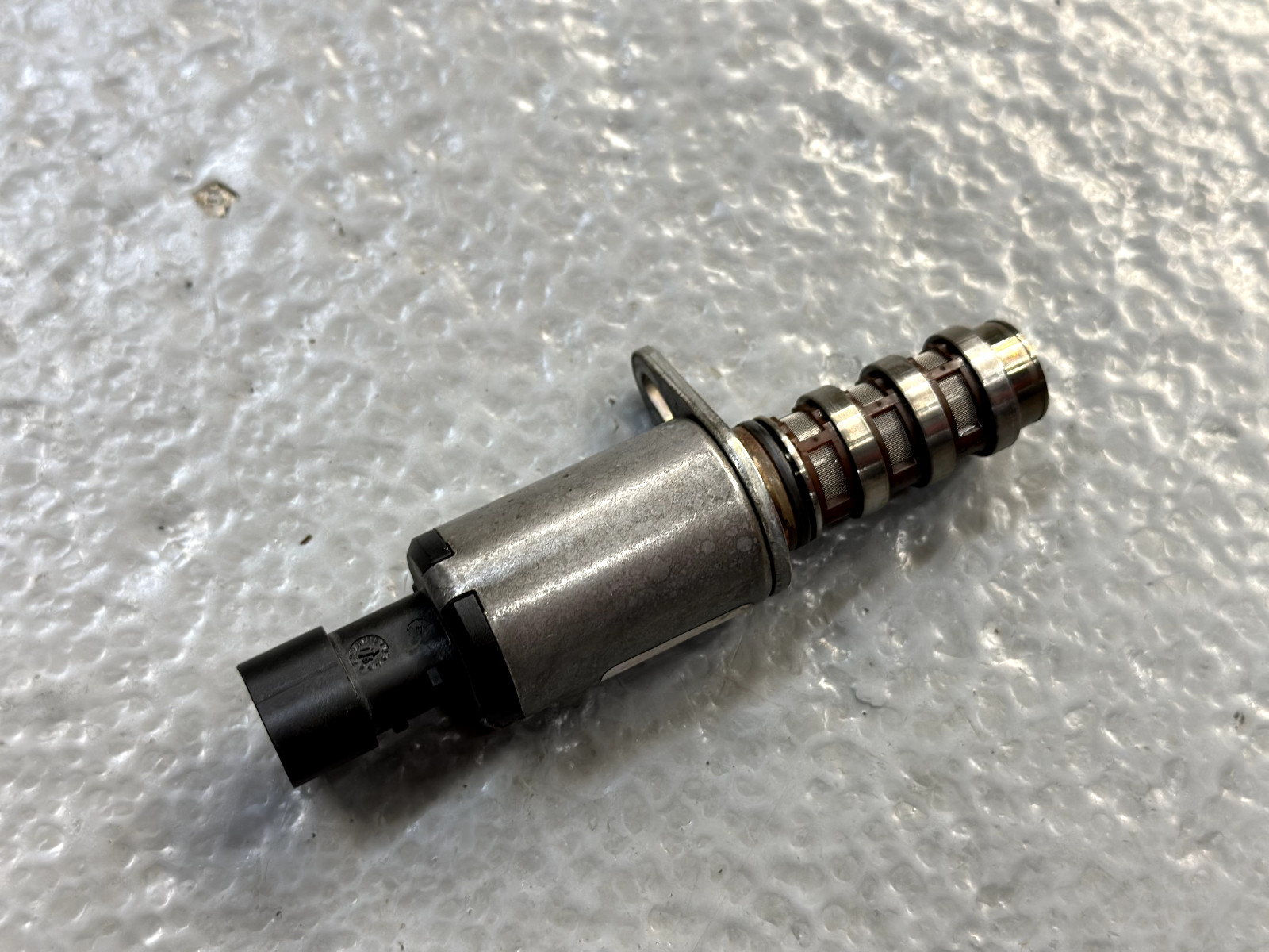 Mclaren 570 600 720 Engine Oil Pressure Regulator Valve  F34755814 used