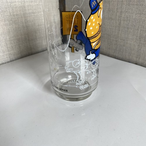 Vintage McDonalds Big Mac Glass 1977 Collector Series Fast Food Sheriff Cop - Picture 4 of 6