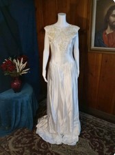 Beautiful Alfred Angelo Wedding Dress Size 10 Satin Full Skirt Jewel Neckline 40