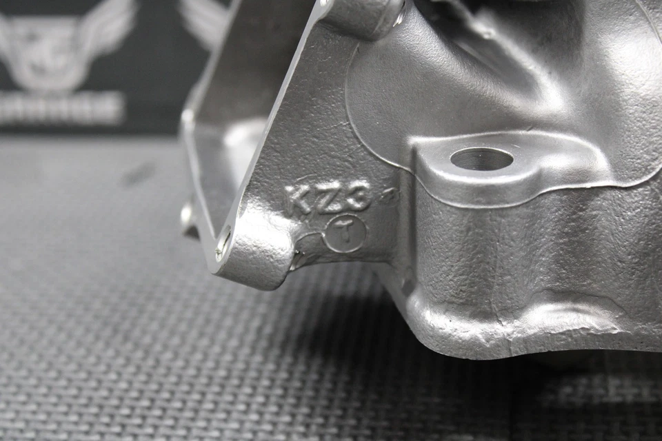 2000 2001 HONDA CR250R OEM KZ3T ЦИЛИНДР STD ОТВЕРСТИЕ КУВШИН ВЕРХНИЙ КОНЕЦ 12101-KZ3-J20 НОВОМ - Изображение 3 из 4