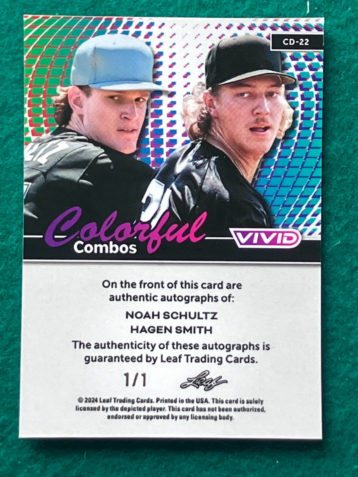 2024 Leaf Vivid NOAH SCHULTZ HAGAN SMITH ColorfuL Comobs Auto 1/1 White Sox RCs view 2