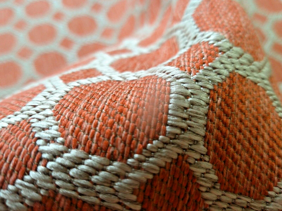Tecidos de prateleira geométricos pequenos Dax Coral treliça/trellis jacquard por jarda - Imagem 4 de 4