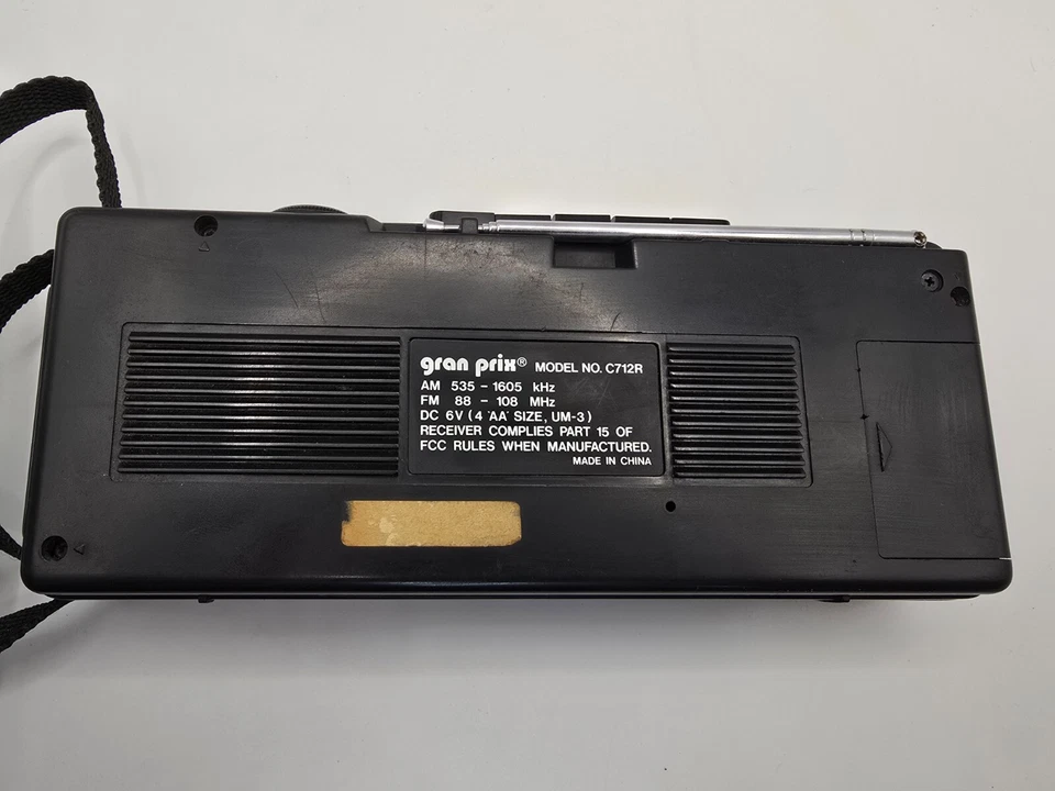 Mini reproductor de casete radio AM/FM de colección GPX Gran Prix C712R -probado-"RARO"!!! Foto 3 de 4