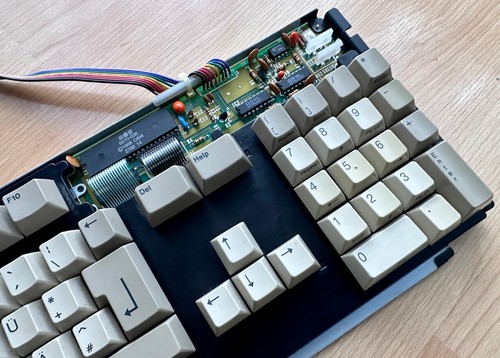 SAMSUNG Tastatur für/for AMIGA 500/A500+ LED:ROT/GRÜN , funktioniert.. #08 25 - Photo 4/9