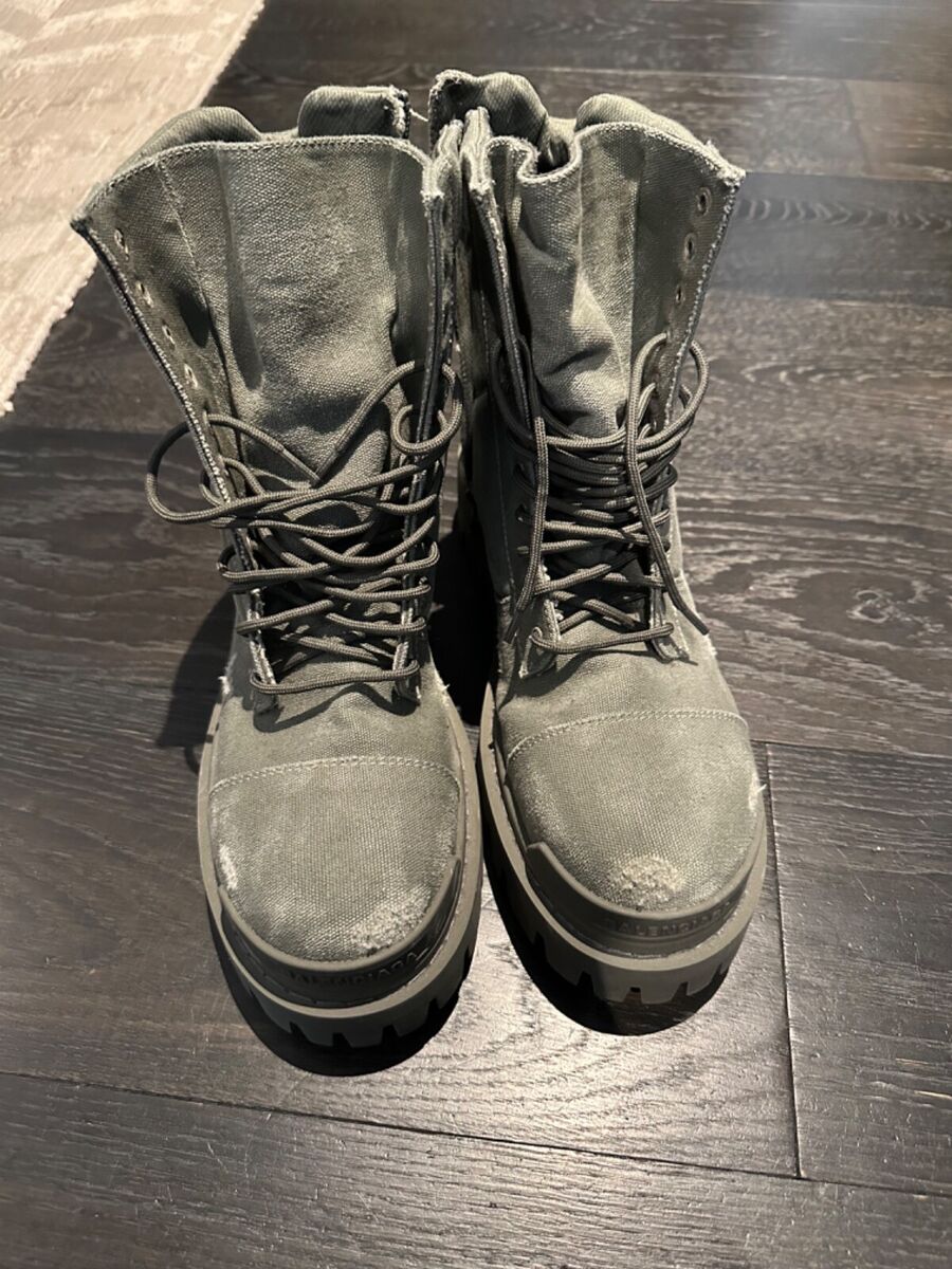 BALENCIAGA Combat Strike Boots, US Men Size 8, Shoe Bag Only BALENCIAGA Combat Strike Boots, US Men Size 8, Shoe Bag Only