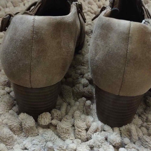 New Yuu Razzy Women's Size 6M Side Buckle Zip Tan Slip on Shoe 1 3/4 heel - Picture 10 of 10