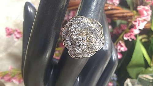 GOLD TONE STERLING SILVER LAYERED FLOWER CUBIC ZIRCONIA RING BY SW - Afbeelding 9 van 12