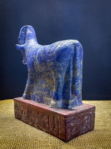 Lapislázuli egipcio Hathor como vaca con base de piedra de jaspe - Imagen 5 de 10