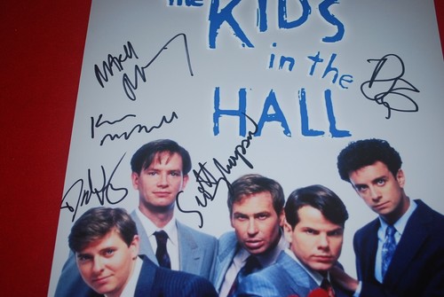 KIDS IN THE HALL Signed 11x14 Photo Beckett AE47682 - Picture 3 of 5