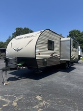 2017 FOREST RIVER GREY WOLF