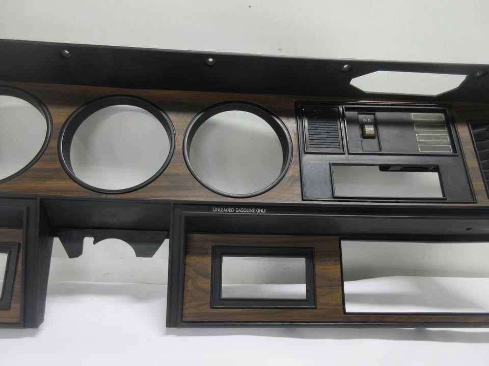 81-93 DODGE Ram D150 D250 Ramcharger Instrumento Tablero Bisel Ajuste Panel Madera Foto 3 de 4