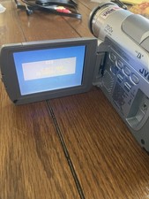 JVC 700x Digital Zoom Video Camera MiniDV GR D90U  TURNS ON NOT FULLY TESTED