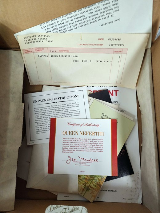 Queen Nefertiti Doll Never removed from Box Franklin Heirloom Figure Statue 1989