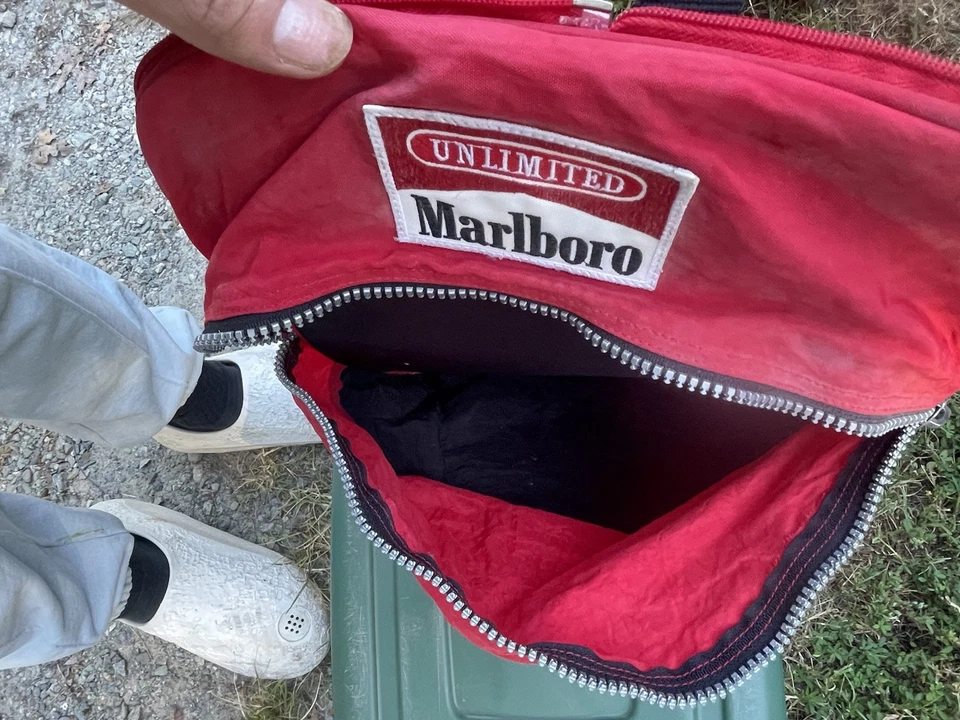 Vintage Marlboro Unlimited backpack - Image 4 of 4