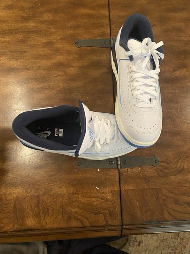 Neu/ohne Karton, Jordan Retro 2 Low UNC University Midnight Blue Herren Größe 10,5 Schuhe - Bild 5 von 9