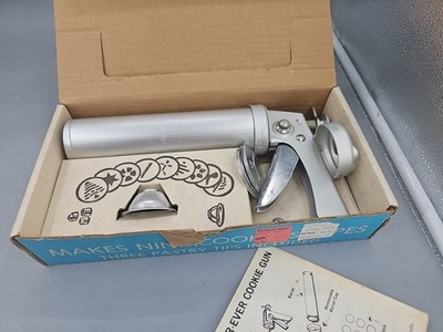 Wear-Ever Alcoa USA Cookie Gun w/ Thickness Control 8 Discs 2 Tips Orig Box Mint