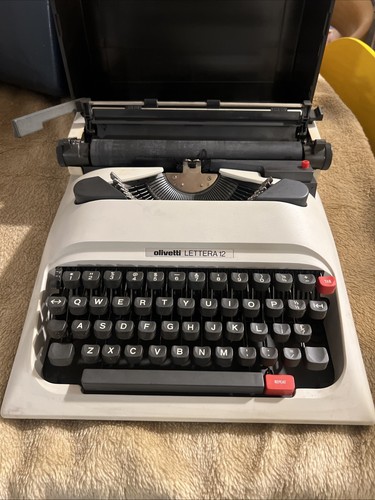 Typewriter, Olivetti LETTERA 12, working condition, retro