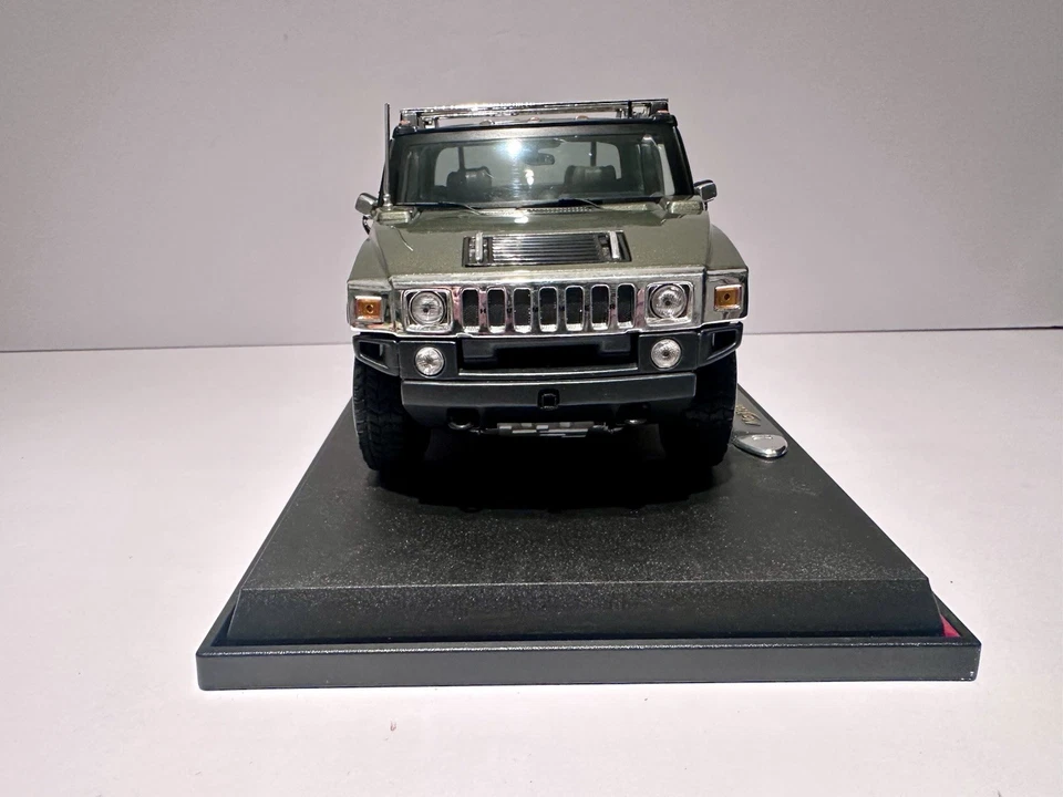 Camión Maisto Hummer H2 SUV Concept Premiere Edition escala 1:18 Foto 3 de 4
