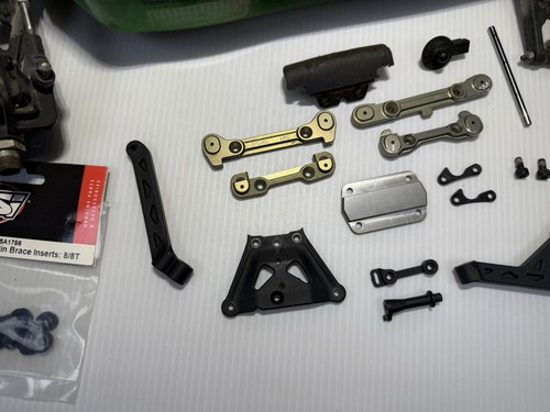 Team Losi RC-Losi 8ight E-4.0 1/8th Scale Electric Buggy ROLLER SLIDER Project - Picture 3 of 15