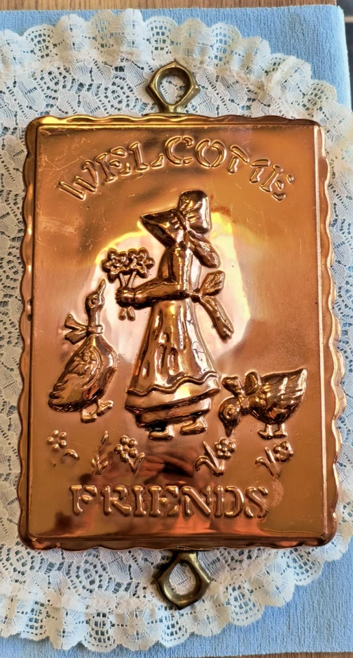 Molde rectangular de cobre de colección Welcome Friends Pennsylvania holandés o amish dama/niña Foto 2 de 4