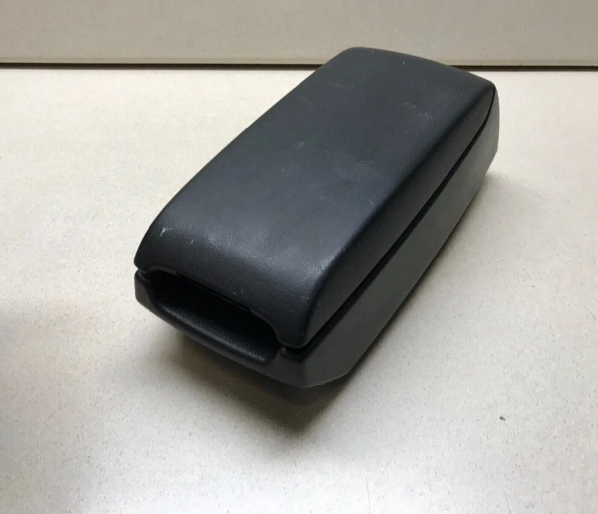 Chevy colorado center console on sale lid