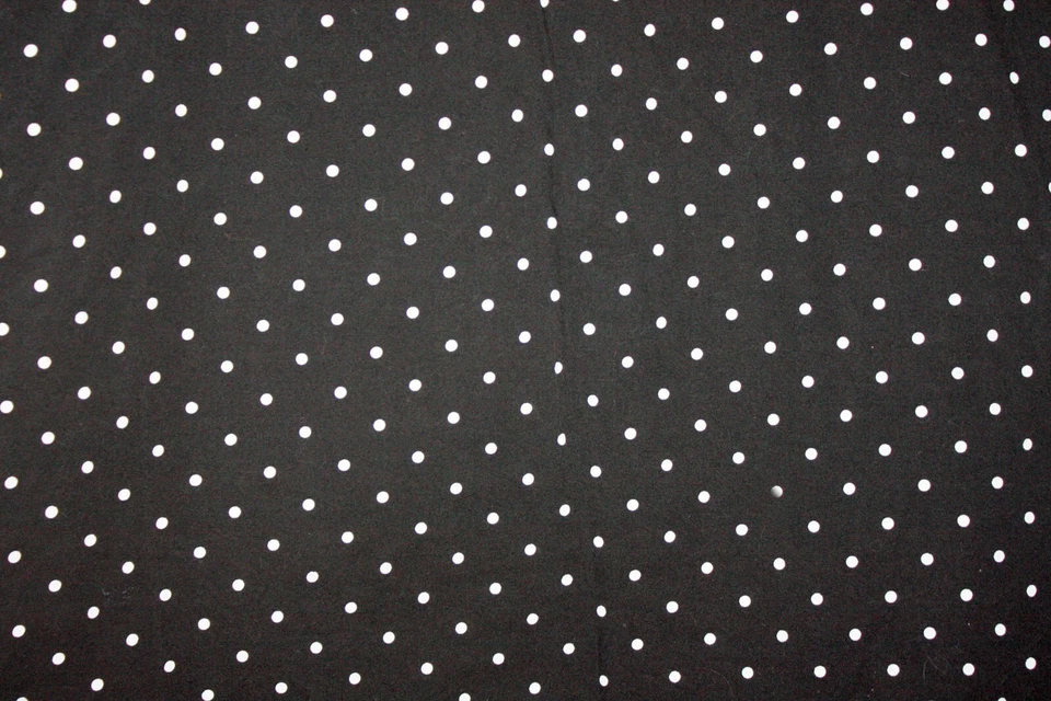 Falda línea A negra con lunares blancos NY & Co - talla 10 Foto 2 de 4