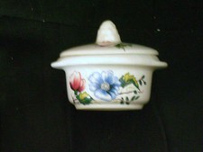 Ramequin à oreilles avec couvercle en faïence décorée TBE