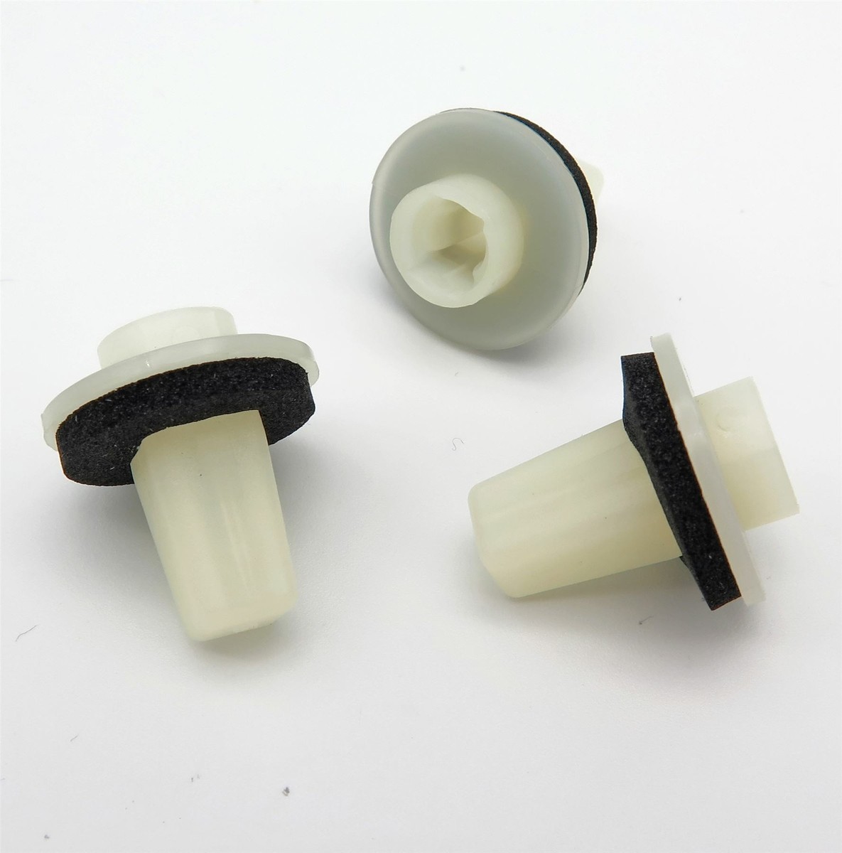 10x Screw Grommets / Locknuts- For Trim Panels & Parts- Nissan