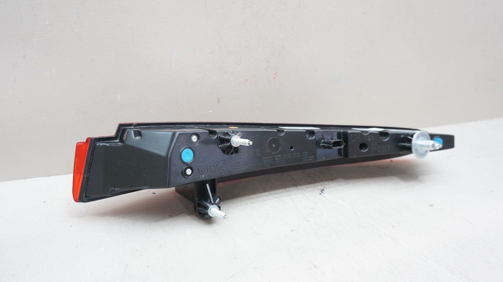 2019-2023 ASTON MARTIN VANTAGE REAR LEFT OUTER TAIL LIGHT OEM KY63-13405-AD