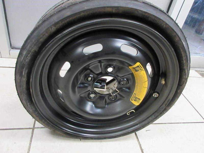 昔のリヤカーの車輪1 昔のリヤカーの車輪1