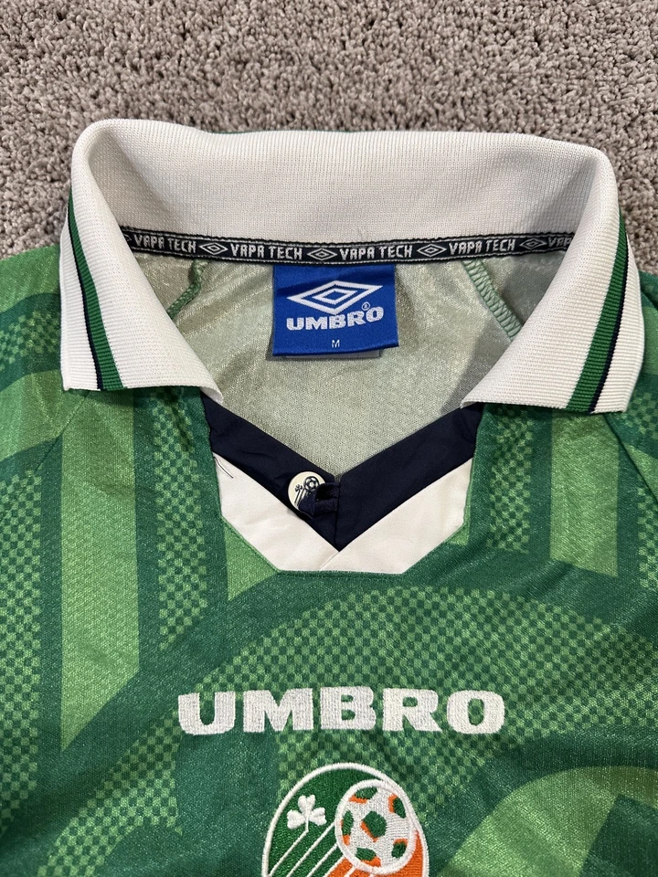 IRELAND NATIONAL TEAM 1998/1999 HOME FOOTBALL SHIRT UMBRO SIZE M AUTHENTIC  - Image 3 of 4