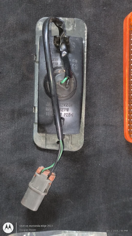 Правый габаритный фонарь 1987–1994 Subaru GL10 RX Loyale - Изображение 4 из 4