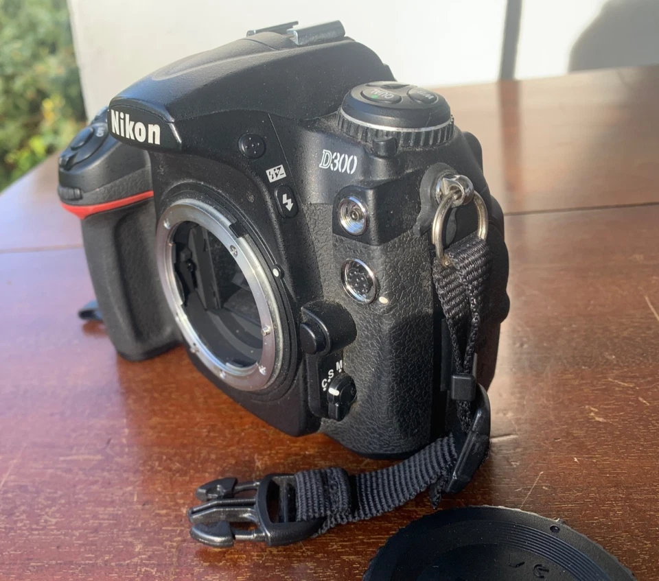 Nikon D300 Body, Digitalkamera, in sehr gutem Zustand - Bild 4 von 4