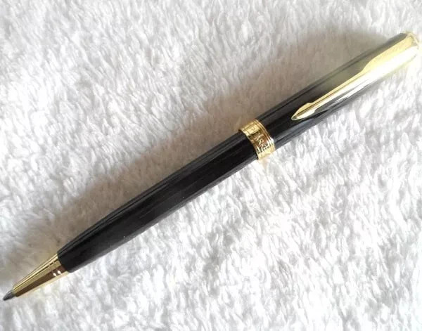 Parker Sonnet Series Black/Gold Clip Fine (F) Nib Ballpoint Pen Blue Ink