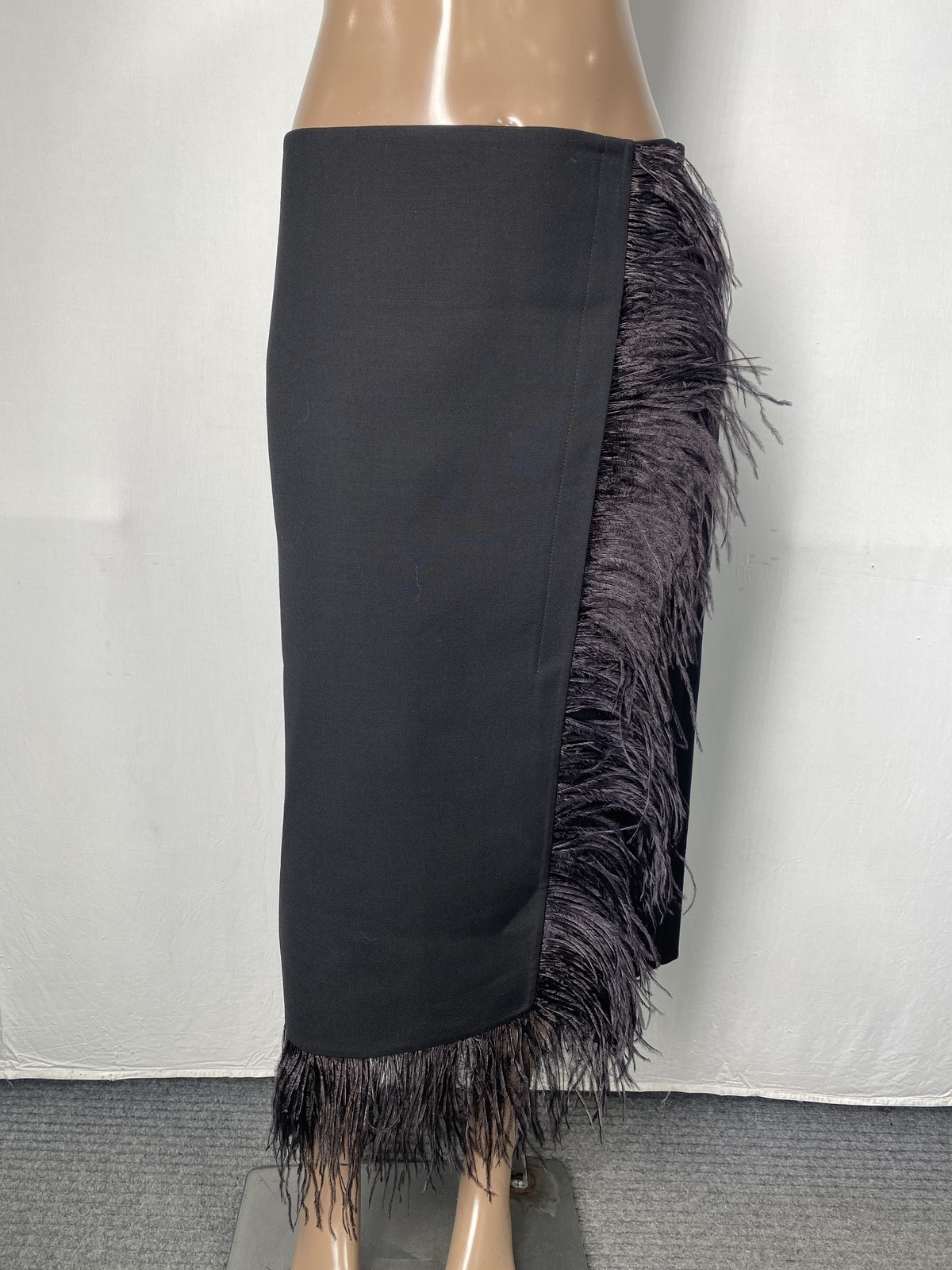 Akris Womens Straight Wrap Skirt Black Size 8 Stretch Wool Feather Trim Midi