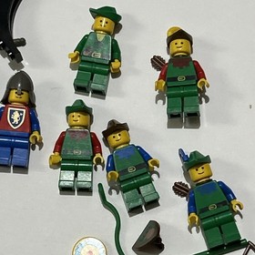 LEGO 6077 Forestmen's River Fortress Minifigures And Partial Set ~90%