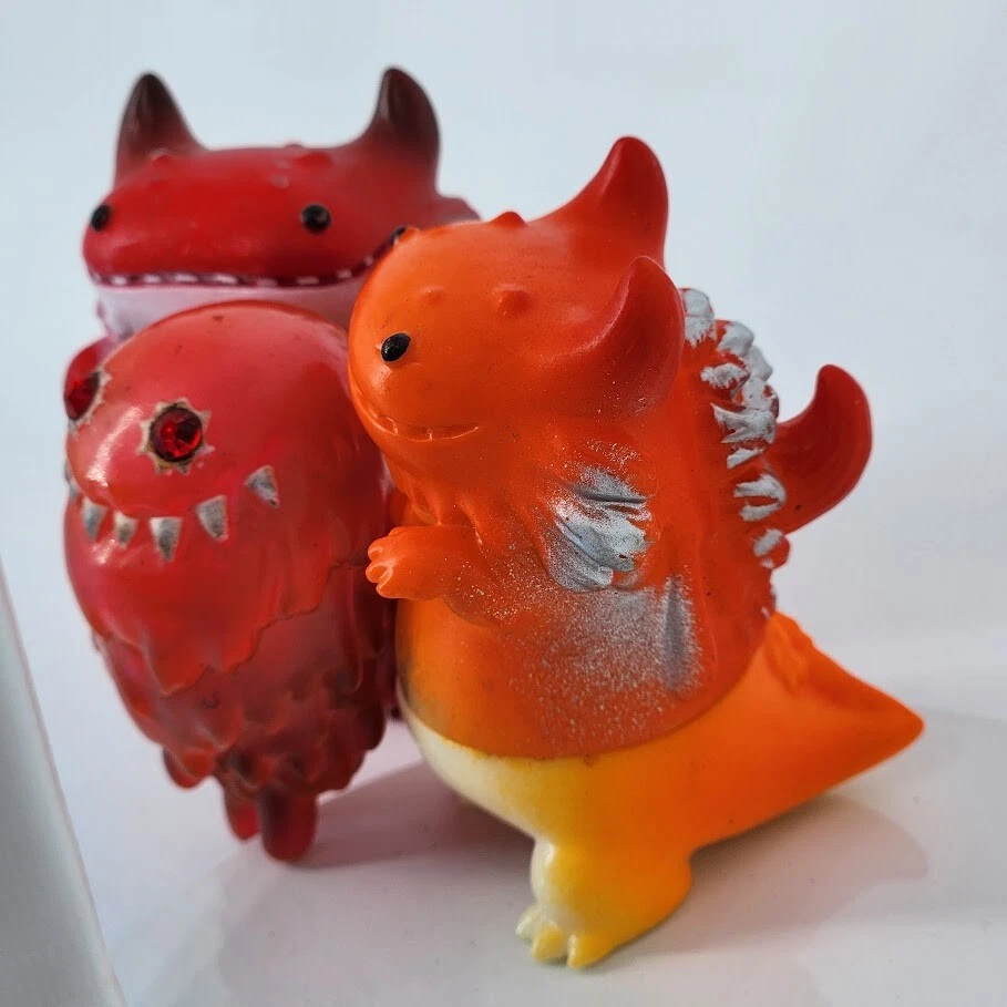 Figuras Baby Byron VAG SERIE 9 MEDICOMTOY Rojo Naranja e Instintoy Serie Líquida Foto 3 de 4