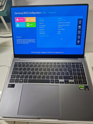 Samsung NP960X Book4 Ultra 16' Notebook Laptop WLAN Bluetooth 1TB/32GB