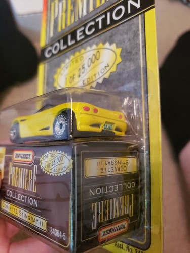 MATCHBOX-PREMIERE-COLLECTION-CORVETTE STINGRAY 111-SERIES 5-SEALED ON CARD-1995 - Picture 3 of 4