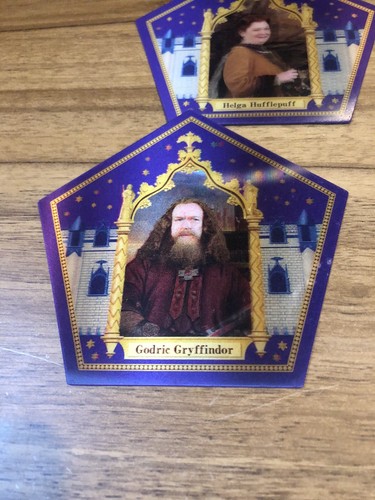 Wizarding World of Harry Potter Chocolate Frog in Collector Tin W 4 Wizard Cards - Picture 4 of 24