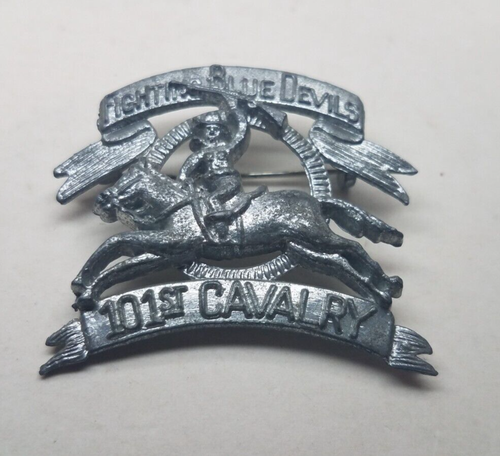 1950s VINTAGE 'FIGHTING BLUE DEVILS 101st CAVALRY' PIN GOOD CONDITION